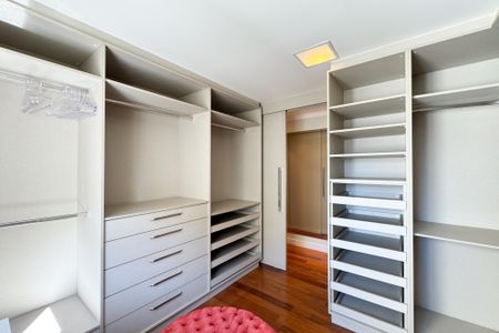 Apartamento para alugar com 204m², 3 quartos e 3 vagasCloset - Suíte 2