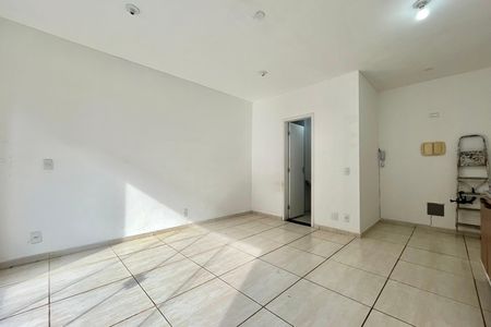 Studio para alugar com 27m², 1 quarto e sem vaga Studio para alugar com 27m², 1 quarto e sem vagaSala/Quarto