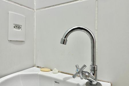 Banheiro de kitnet/studio para alugar com 1 quarto, 27m² em Vila Mira, São Paulo