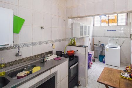 Casa à venda com 90m², 2 quartos e sem vaga Casa à venda com 90m², 2 quartos e sem vagaCozinha e Área de Serviço