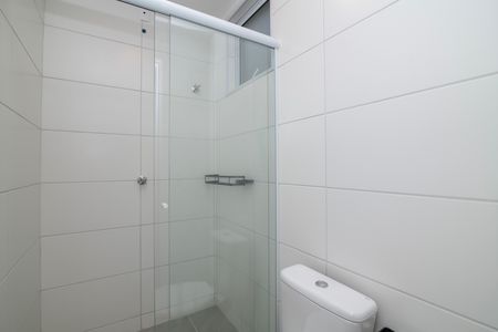 Apartamento para alugar com 57m², 2 quartos e 1 vaga Apartamento para alugar com 57m², 2 quartos e 1 vagaBanheiro do Quarto 2 Suíte