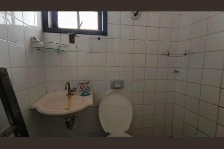 Casa para alugar com 70m², 2 quartos e 1 vaga Casa para alugar com 70m², 2 quartos e 1 vagaBanheiro 1