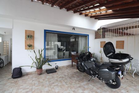 Garagem de casa à venda com 3 quartos, 170m² em Vila Albertina, São Paulo