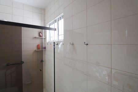 Casa à venda com 170m², 3 quartos e 2 vagas Casa à venda com 170m², 3 quartos e 2 vagasBanheiro 2