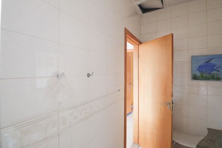 Banheiro 2 de casa à venda com 3 quartos, 170m² em Vila Albertina, São Paulo