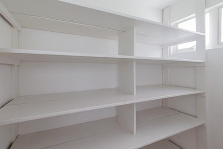 Apartamento à venda com 122m², 3 quartos e 2 vagas Apartamento à venda com 122m², 3 quartos e 2 vagasDespensa