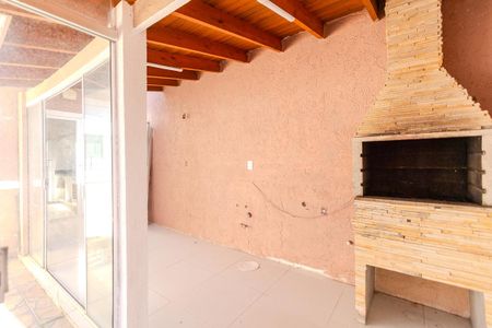 Casa para alugar com 48m², 2 quartos e 2 vagas