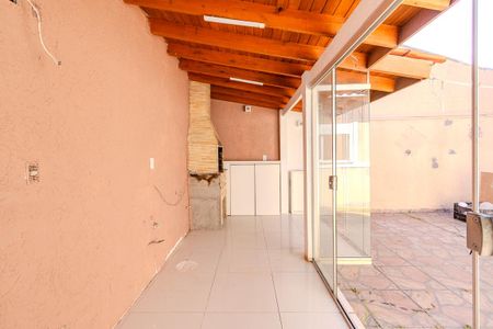 Casa para alugar com 48m², 2 quartos e 2 vagas