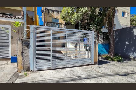 Casa para alugar com 60m², 2 quartos e 1 vagaFachada