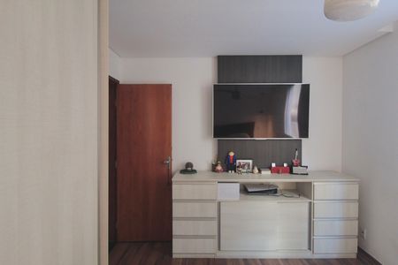 Apartamento à venda com 77m², 2 quartos e 2 vagasSuite