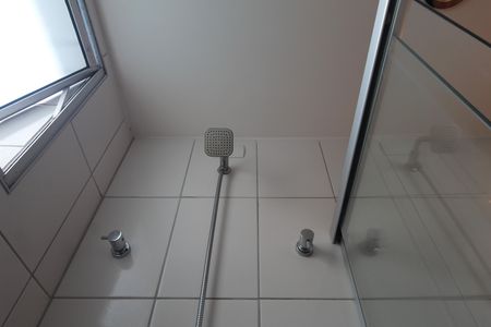 Apartamento à venda com 77m², 2 quartos e 2 vagasBanheiro da Suite