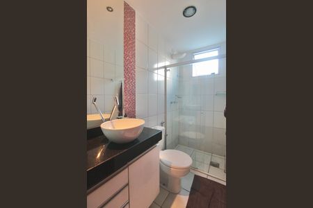 Apartamento à venda com 77m², 2 quartos e 2 vagasBanheiro Social