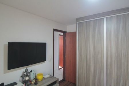 Apartamento à venda com 77m², 2 quartos e 2 vagasQuarto 2