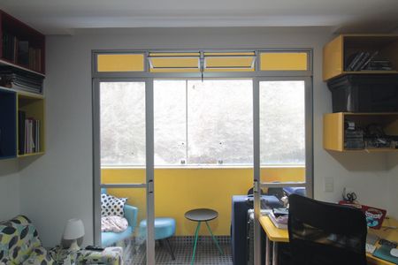 Apartamento à venda com 77m², 2 quartos e 2 vagasQuarto