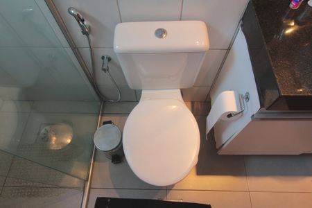 Apartamento à venda com 77m², 2 quartos e 2 vagasBanheiro da Suite