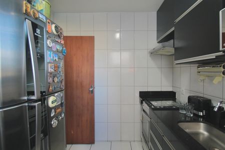 Apartamento à venda com 77m², 2 quartos e 2 vagasCozinha e Área de Serviço