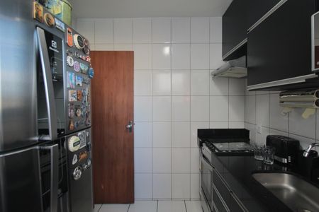 Apartamento à venda com 77m², 2 quartos e 2 vagasCozinha e Área de Serviço