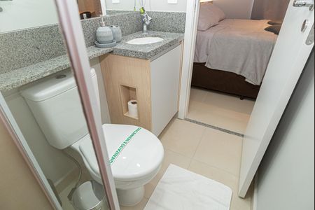 Banheiro de kitnet/studio para alugar com 1 quarto, 29m² em Consolação, São Paulo