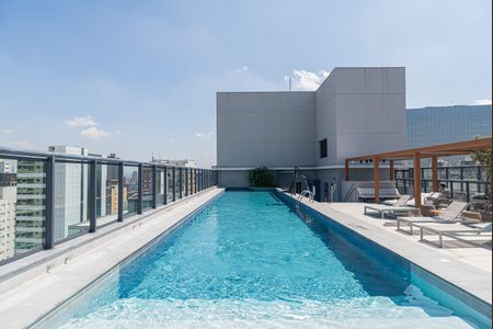 Studio para alugar com 29m², 1 quarto e sem vaga Studio para alugar com 29m², 1 quarto e sem vagaÁrea comum - Piscina