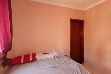 Casa à venda com 55m², 3 quartos e 2 vagasSuíte