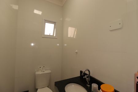 Casa à venda com 55m², 3 quartos e 2 vagasLavabo