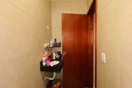 Casa à venda com 55m², 3 quartos e 2 vagasBanheiro da Suíte