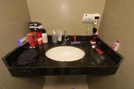 Casa à venda com 55m², 3 quartos e 2 vagasBanheiro Social - Pia