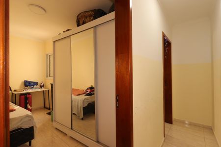 Casa à venda com 55m², 3 quartos e 2 vagasCorredor
