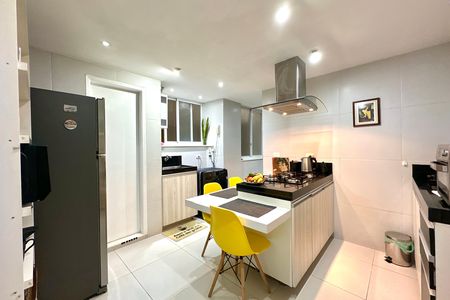 Apartamento para alugar com 104m², 2 quartos e 1 vaga