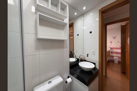 Apartamento à venda com 44m², 2 quartos e 1 vaga Apartamento à venda com 44m², 2 quartos e 1 vagaBanheiro