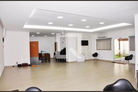 Apartamento à venda com 44m², 2 quartos e 1 vaga Apartamento à venda com 44m², 2 quartos e 1 vagaÁrea comum - Salão de festas