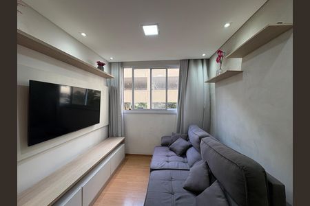 Apartamento à venda com 44m², 2 quartos e 1 vaga Apartamento à venda com 44m², 2 quartos e 1 vagaSala