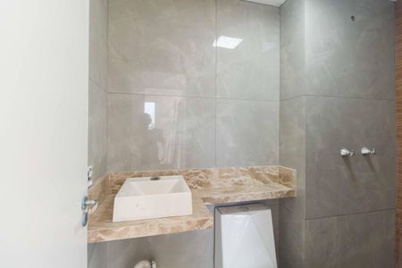 Apartamento para alugar com 37m², 2 quartos e sem vaga Apartamento para alugar com 37m², 2 quartos e sem vagaBanheiro