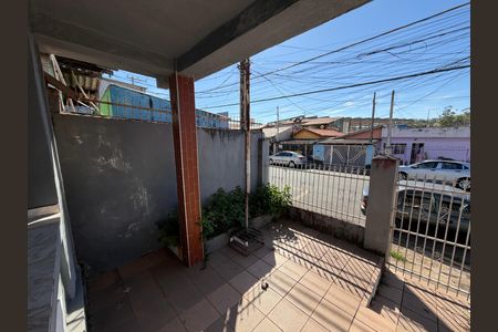 Casa para alugar com 75m², 2 quartos e 1 vagaFrente da casa