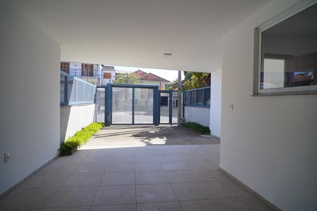 Garagem de casa à venda com 3 quartos, 210m² em Jardim Itu, Porto Alegre
