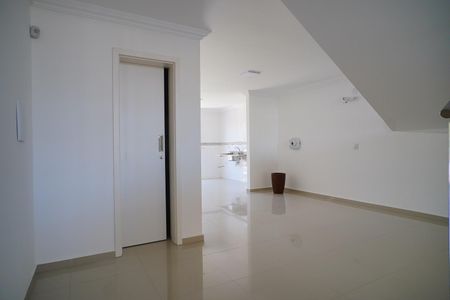Sala de casa à venda com 3 quartos, 210m² em Jardim Itu, Porto Alegre