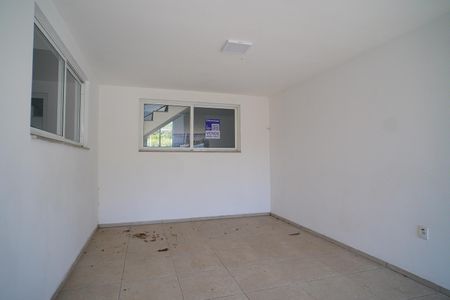 Garagem de casa à venda com 3 quartos, 210m² em Jardim Itu, Porto Alegre