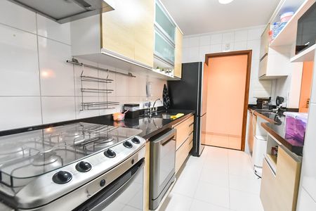 Apartamento à venda com 75m², 2 quartos e 1 vaga Apartamento à venda com 75m², 2 quartos e 1 vagaCozinha