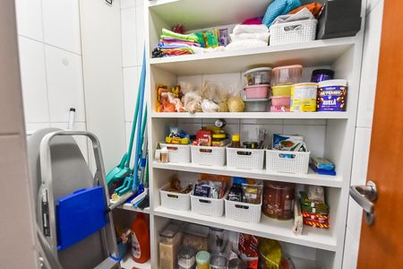 Apartamento à venda com 75m², 2 quartos e 1 vaga Apartamento à venda com 75m², 2 quartos e 1 vagaDespensa