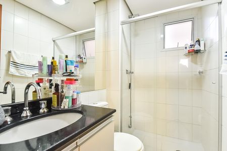 Apartamento à venda com 75m², 2 quartos e 1 vaga Apartamento à venda com 75m², 2 quartos e 1 vagaBanheiro da suíte