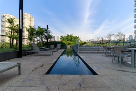 Studio para alugar com 50m², 1 quarto e 1 vaga Studio para alugar com 50m², 1 quarto e 1 vagaPiscina