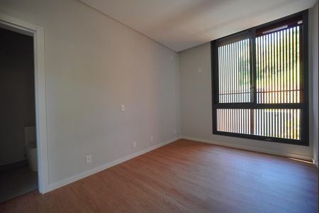 Casa para alugar com 256m², 3 quartos e 3 vagasSuíte 1