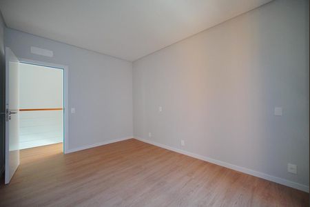 Casa para alugar com 256m², 3 quartos e 3 vagasSuíte 2