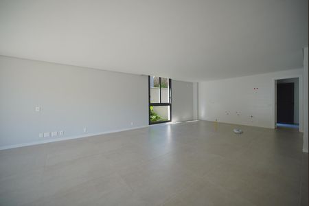 Casa para alugar com 256m², 3 quartos e 3 vagasSala