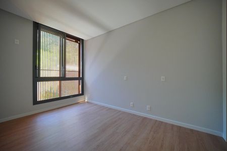 Casa para alugar com 256m², 3 quartos e 3 vagasSuíte 1