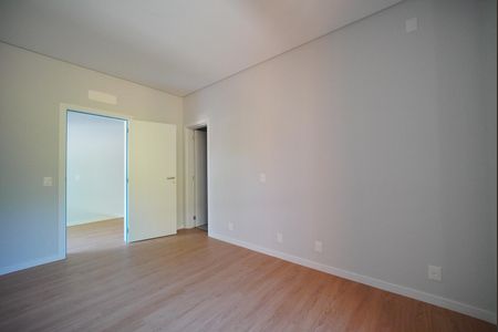 Casa para alugar com 256m², 3 quartos e 3 vagasSuíte 1