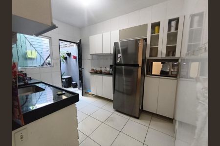 Casa de condomínio para alugar com 100m², 2 quartos e 2 vagas Casa de condomínio para alugar com 100m², 2 quartos e 2 vagasCozinha