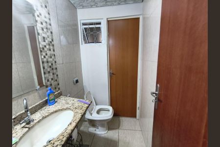 Casa de condomínio para alugar com 100m², 2 quartos e 2 vagas Casa de condomínio para alugar com 100m², 2 quartos e 2 vagasBanheiro
