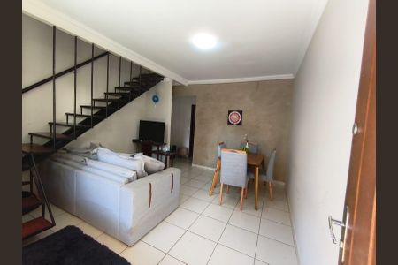 Sala de casa de condomínio para alugar com 2 quartos, 100m² em Céu Azul, Belo Horizonte