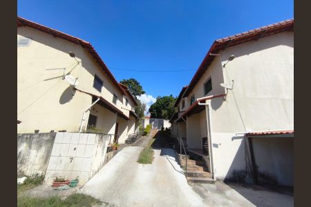 Casa de condomínio para alugar com 100m², 2 quartos e 2 vagas Casa de condomínio para alugar com 100m², 2 quartos e 2 vagasFachada